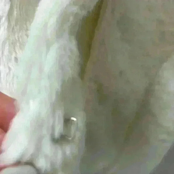 Girls gap kids xxl white furry vest - Picture 4 of 7